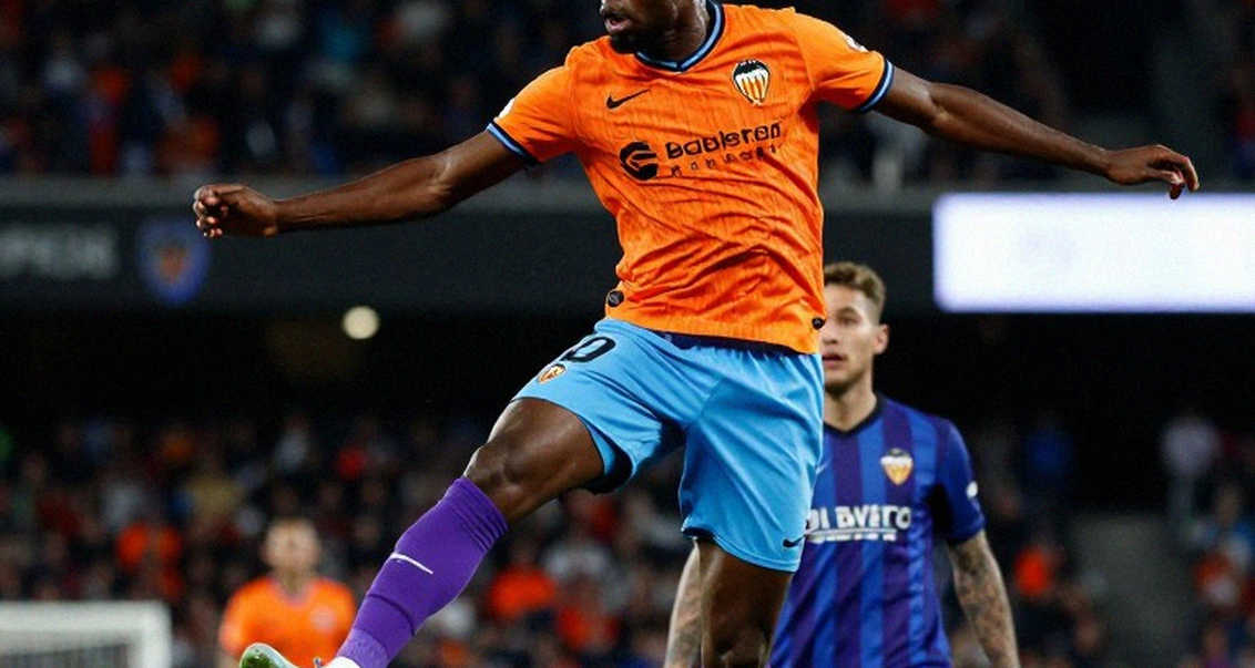Barca 7-2 Racing Santander: 28 bàn sau 6 trận, và lý do tôi mở lại bảng cân đối kế toán