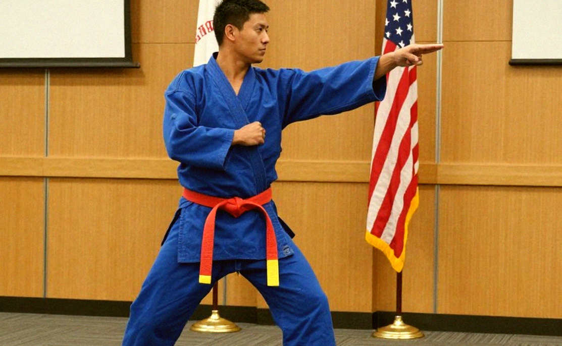 Darren Yap và tấm đồng poomsae của Singapore: 9.0400 điểm, kém chuẩn Hàn Quốc 0,34 và hơn người đồng hạng 0,05
