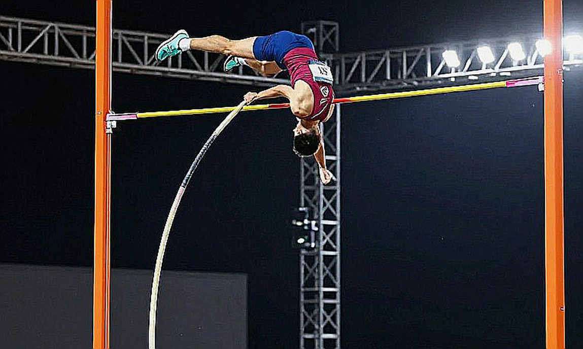 Keely Hodgkinson, bộ speed suit Nike và bài toán khí động học bị đặt sai cự ly
