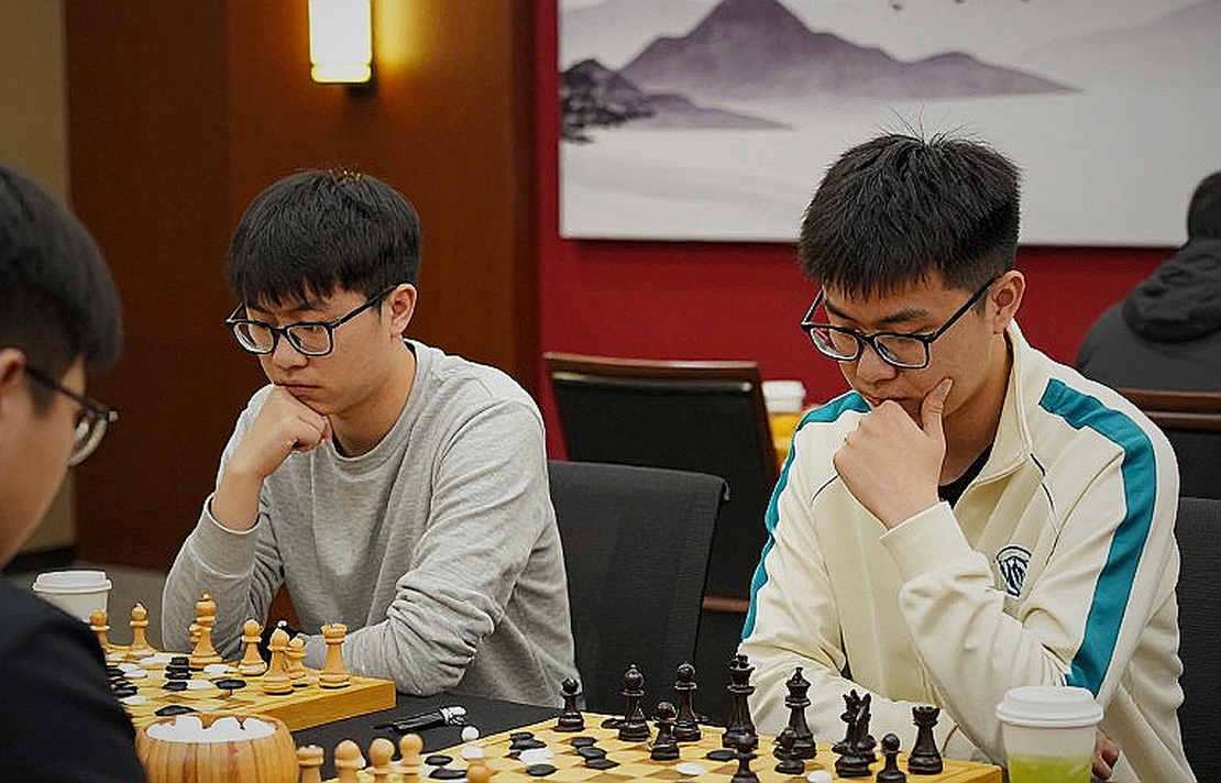 Bàn Tay Đen Và Những Nước Cờ Của Daniel King: Khi Cờ Vua Trở Thành Nghệ Thuật Của Sự Kiên Nhẫn