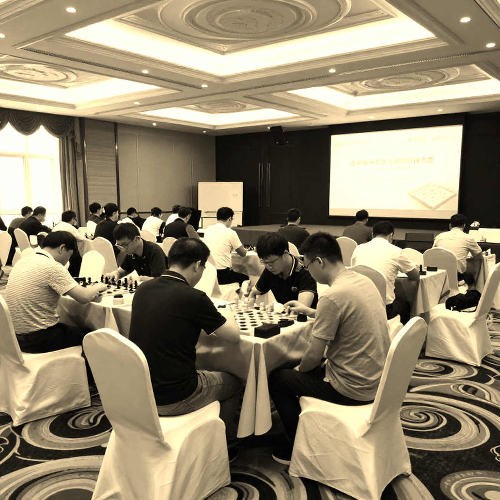 Vòng 9 Olympiad cờ vua 2026: Gukesh thoát hiểm ở bàn bốn, và vết nứt phía sau ngôi vô địch