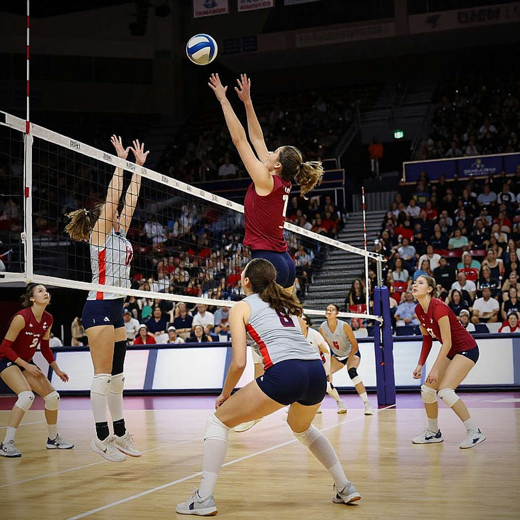 Binh chủng Thông tin vô địch bóng chuyền nữ quốc gia 2026: bốn set, mười ba danh hiệu và một khoảng trống dữ liệu