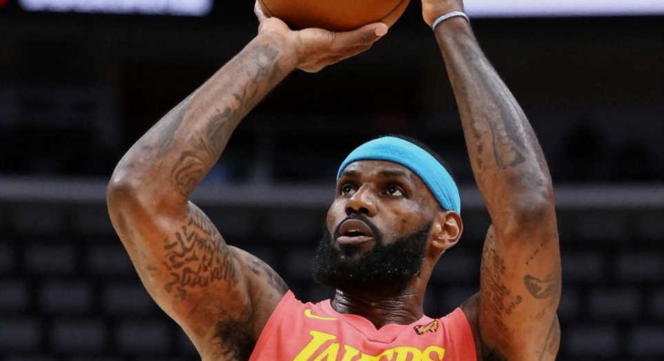 NBA phạt nặng Clippers vụ Kawhi Leonard: 5 lượt chọn vòng 1, phạt 30 triệu USD, đình chỉ Ballmer